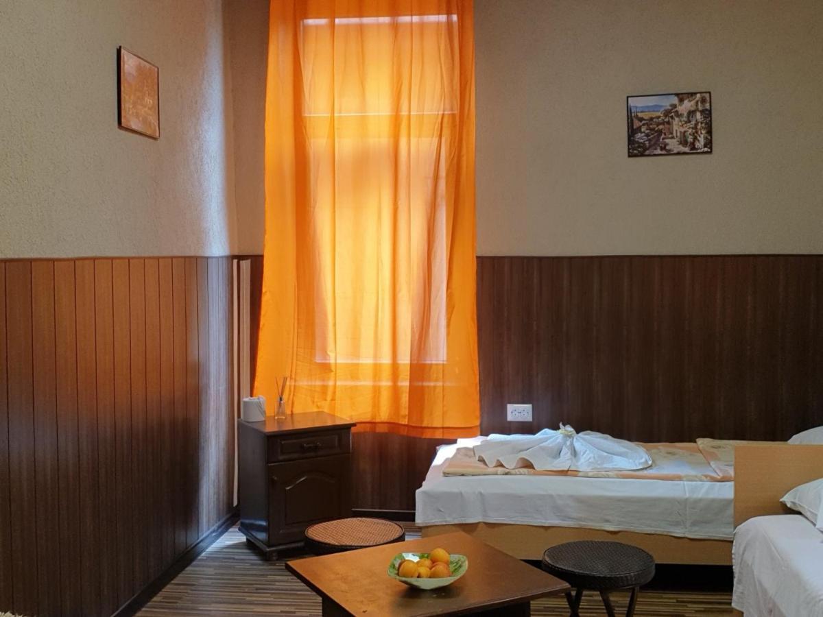Km!Sofia - Стаи За Гости Extérieur photo