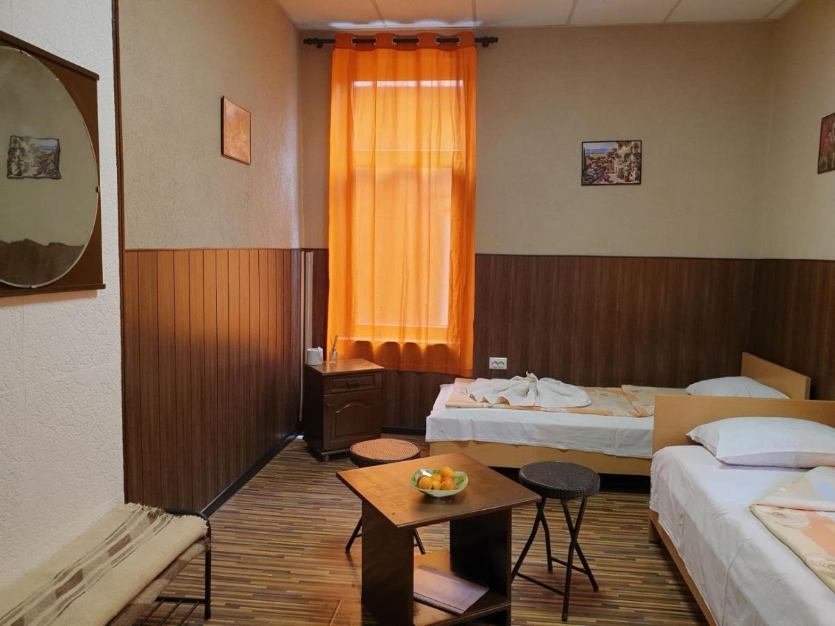 Km!Sofia - Стаи За Гости Extérieur photo